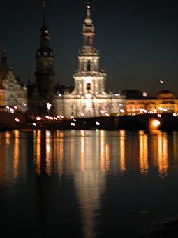 Hofkirche bei Hochwasser Dresden